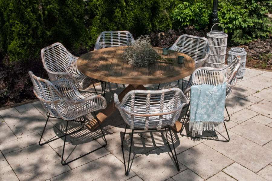 bordeaux-laval-zestaw-ogrodowy-z-okraglym-stolem-135cm-6-bialych-krzesel-rattanowych-vimine-twoja-siesta-luksusowe-meble-ogrodowe.jpg